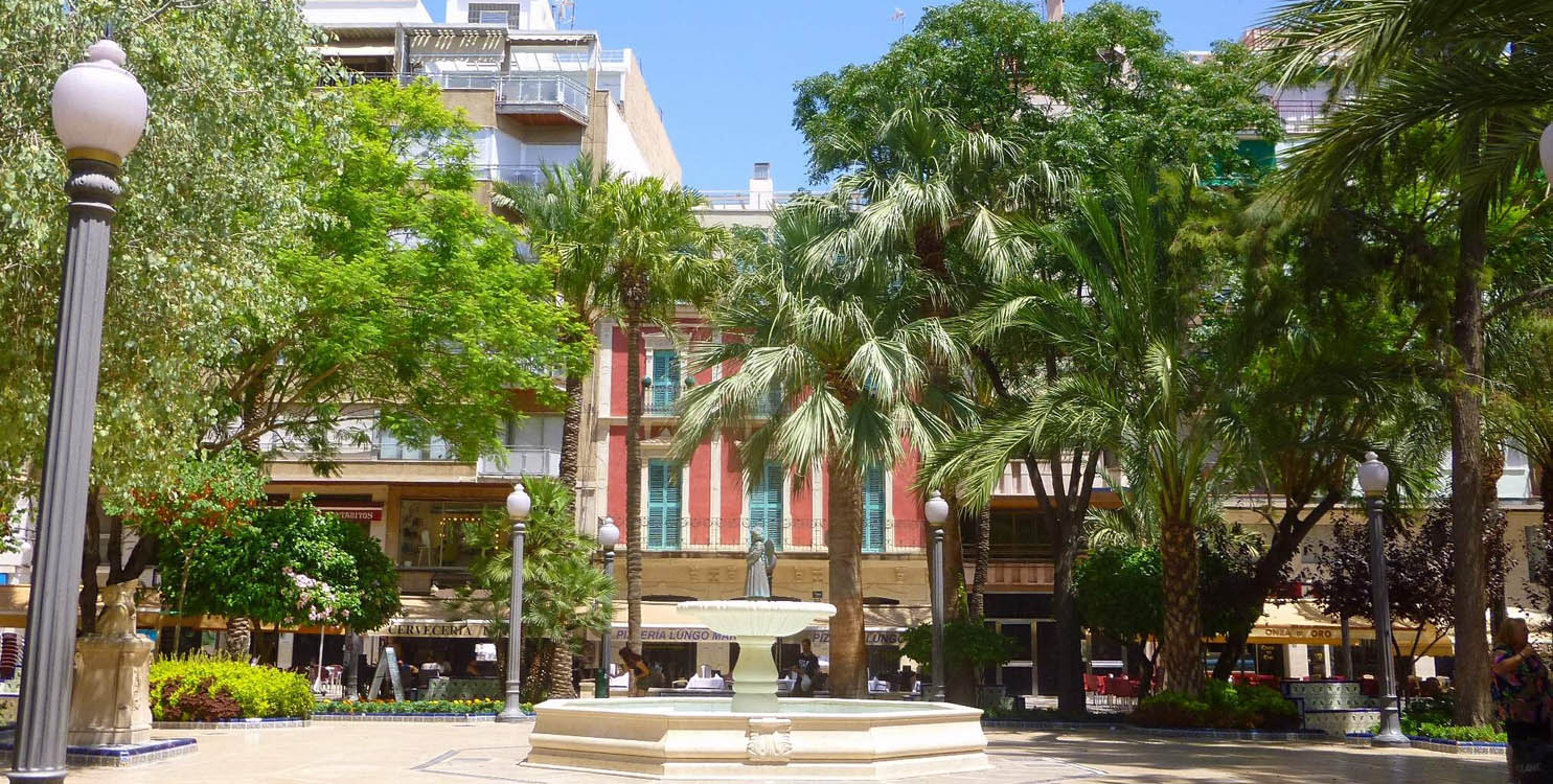 El comercio sale de fiesta en Elche