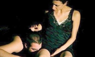 Escena de la obra 'Lluvia en la Carretera 77'