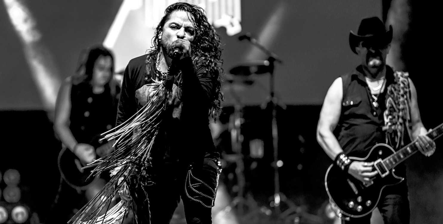 Concierto de Brotherhood Of Wolves en Las Cigarreras de Alicante