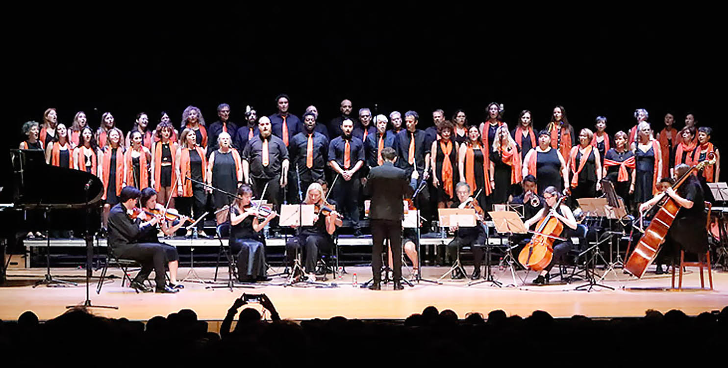 Concierto solidario de Navidad de la Orquesta Filarmónica y la Coral de la UA en el ADDA