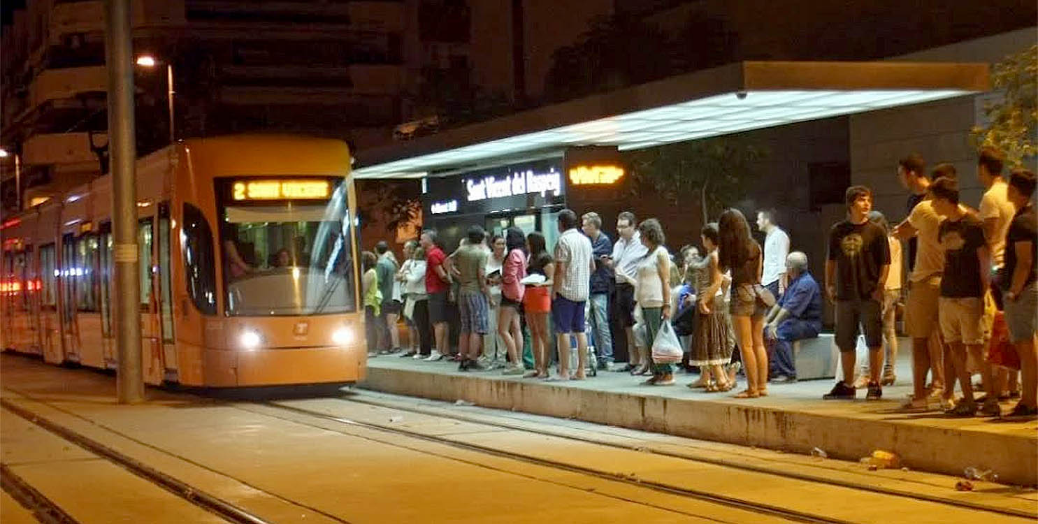 En marcha el Tramnochador Alicante, para disfrutar del verano sin preocuparse del coche