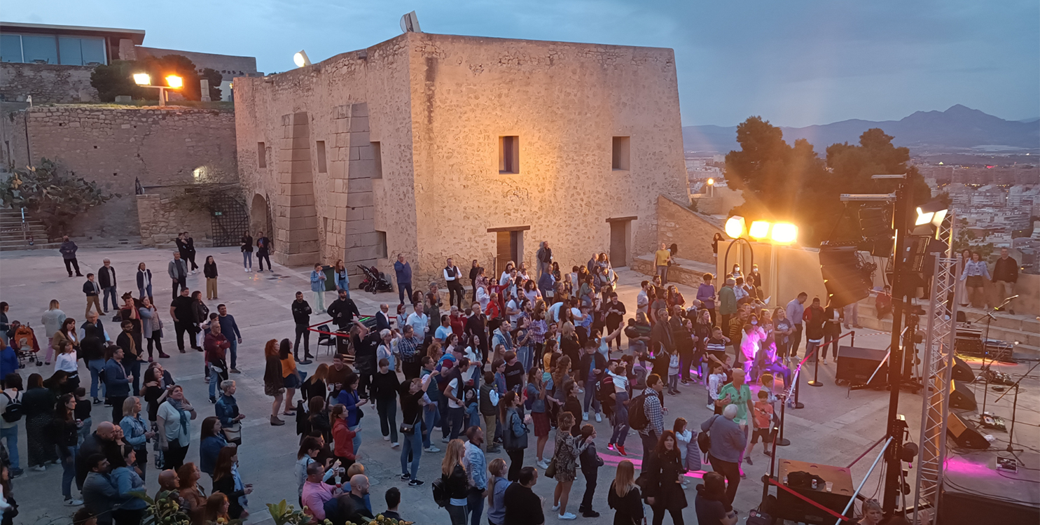 Fiesta Solidaria del Festival Noches Mágicas en el Castillo Santa Bárbara