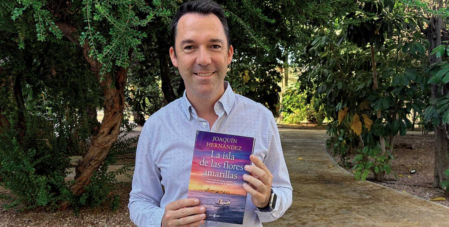 Joaqu&iacute;n Hern&aacute;ndez presenta el libro "La isla de las flores amarillas", en el Museo de Aguas de Alicante