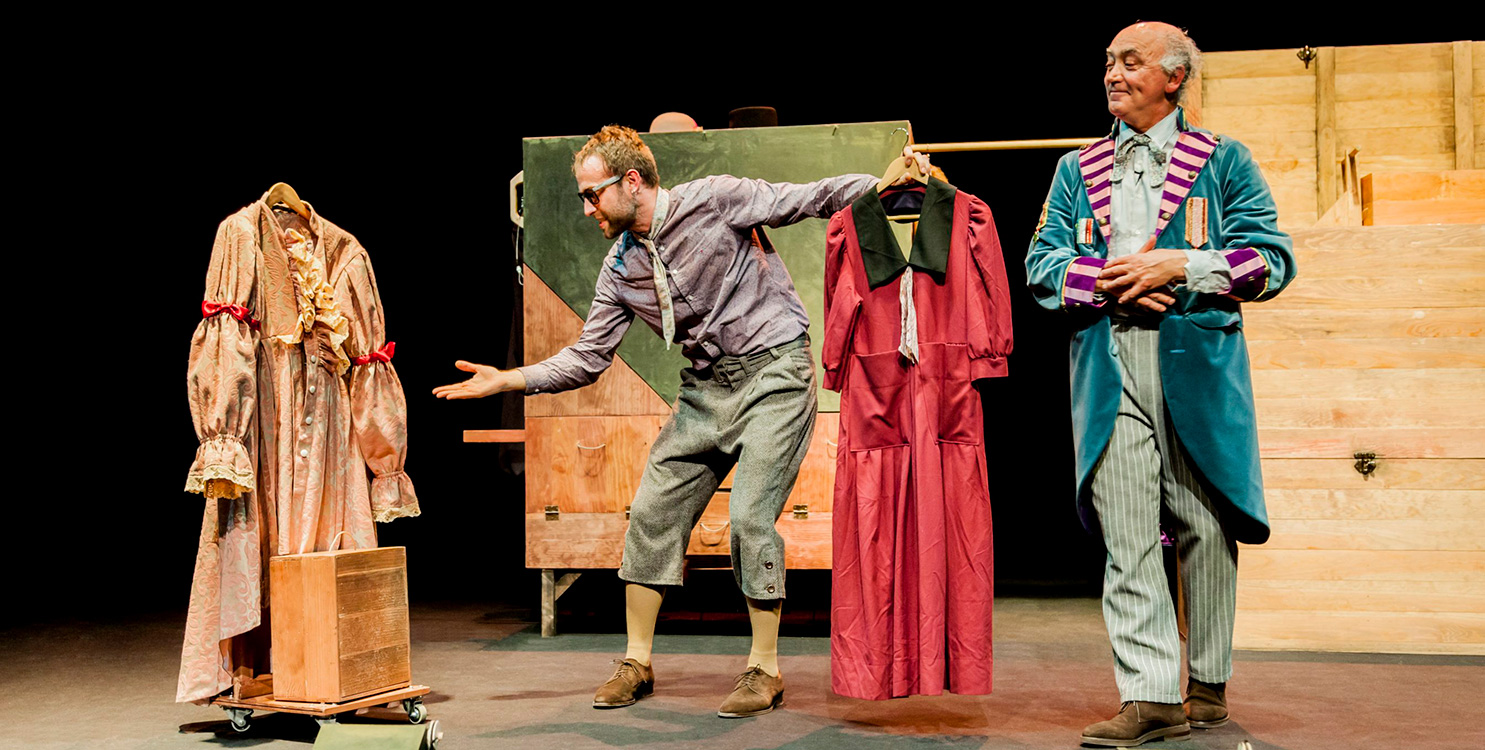 "Un traje nuevo para el emperador" en el Teatre Arniches de Alicante