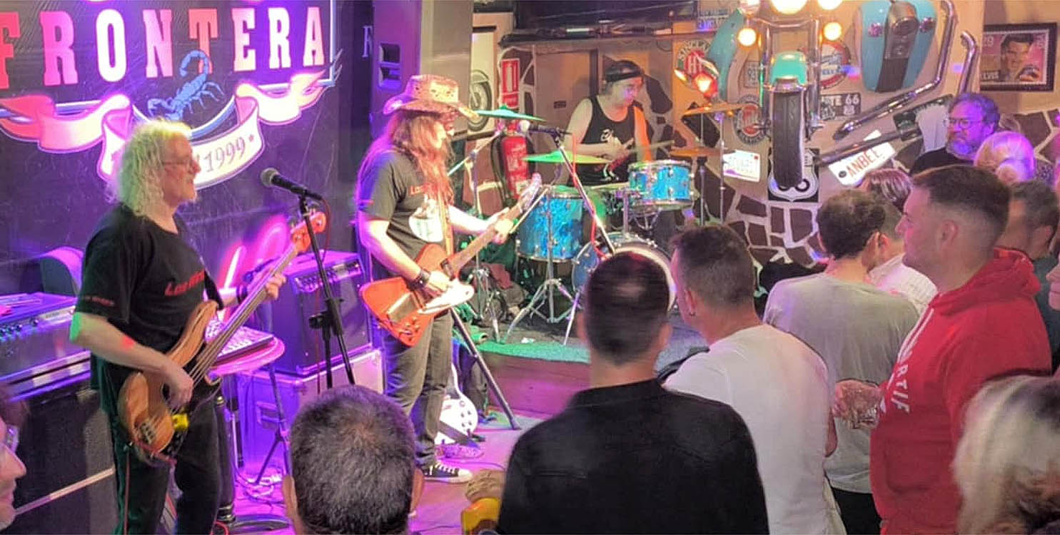 Tardeo y conciertos de Lagarto Smith y Rockbeat, en Rock Bar Frontera