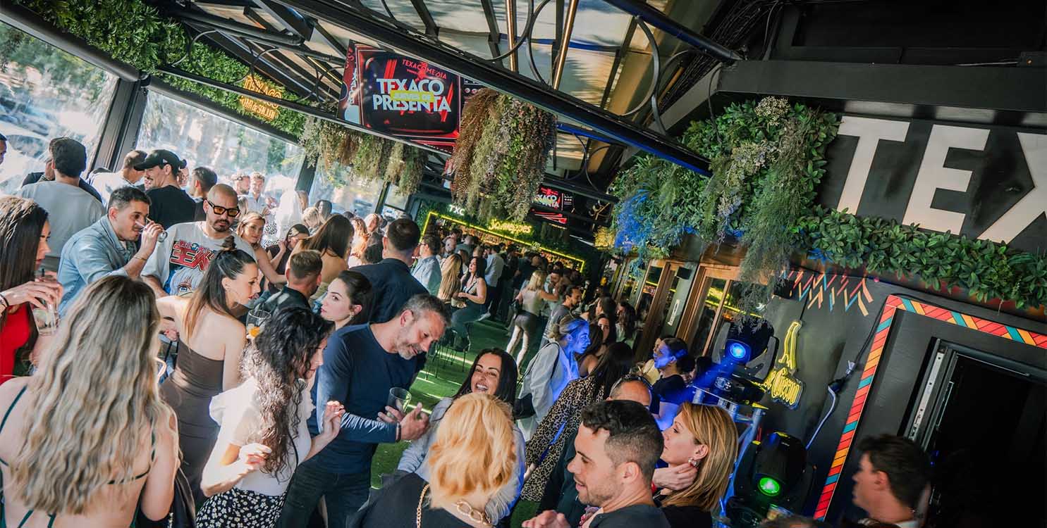 Videocall, maquillaje, mini-tattoos y animaci&oacute;n especial en el 35&ordm; Aniversario del Pub Texaco 