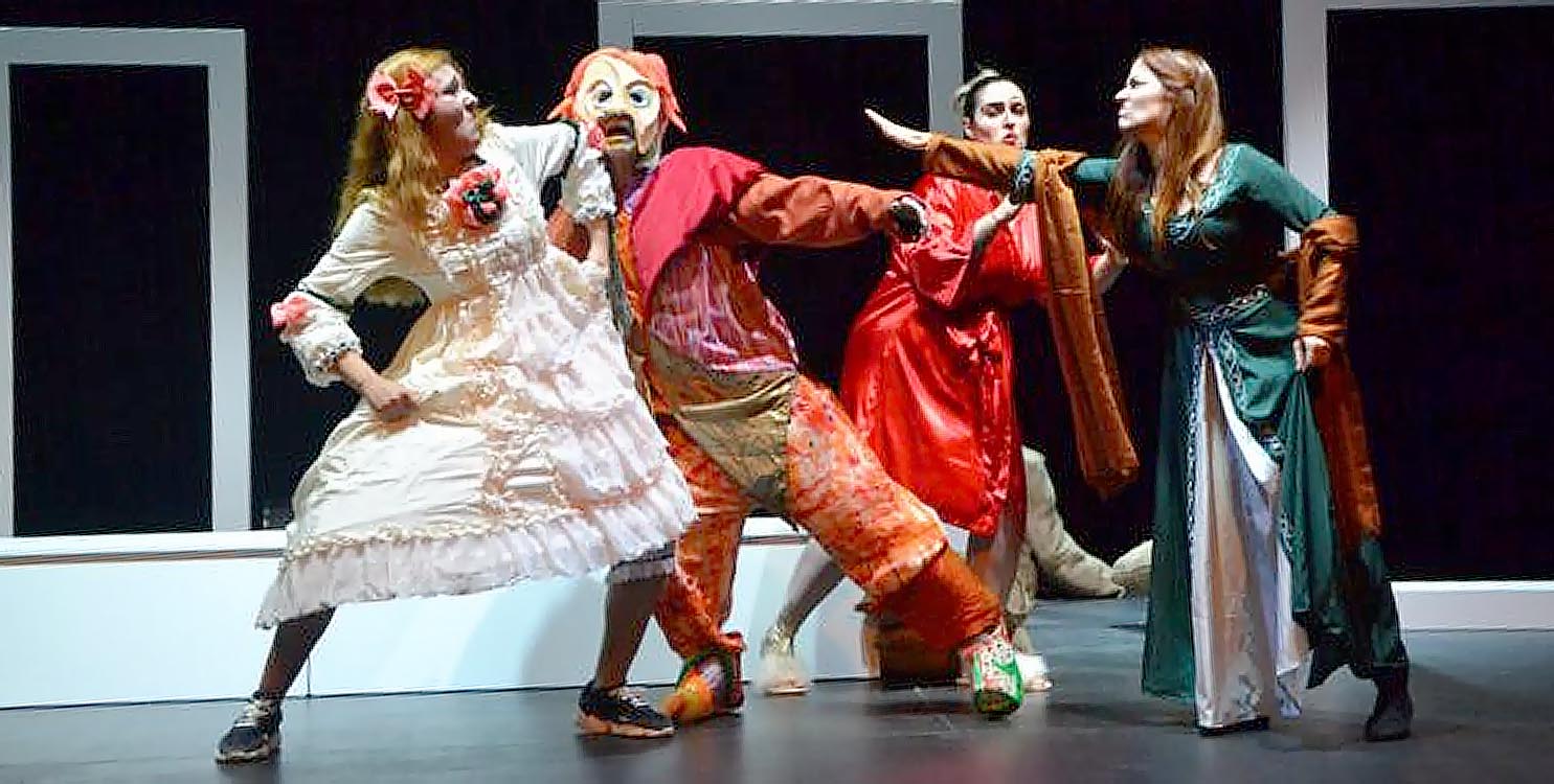 "Yo solo quiero irme a Francia" y "La vigilia del pincel"  en el Gran Teatro de Elche 