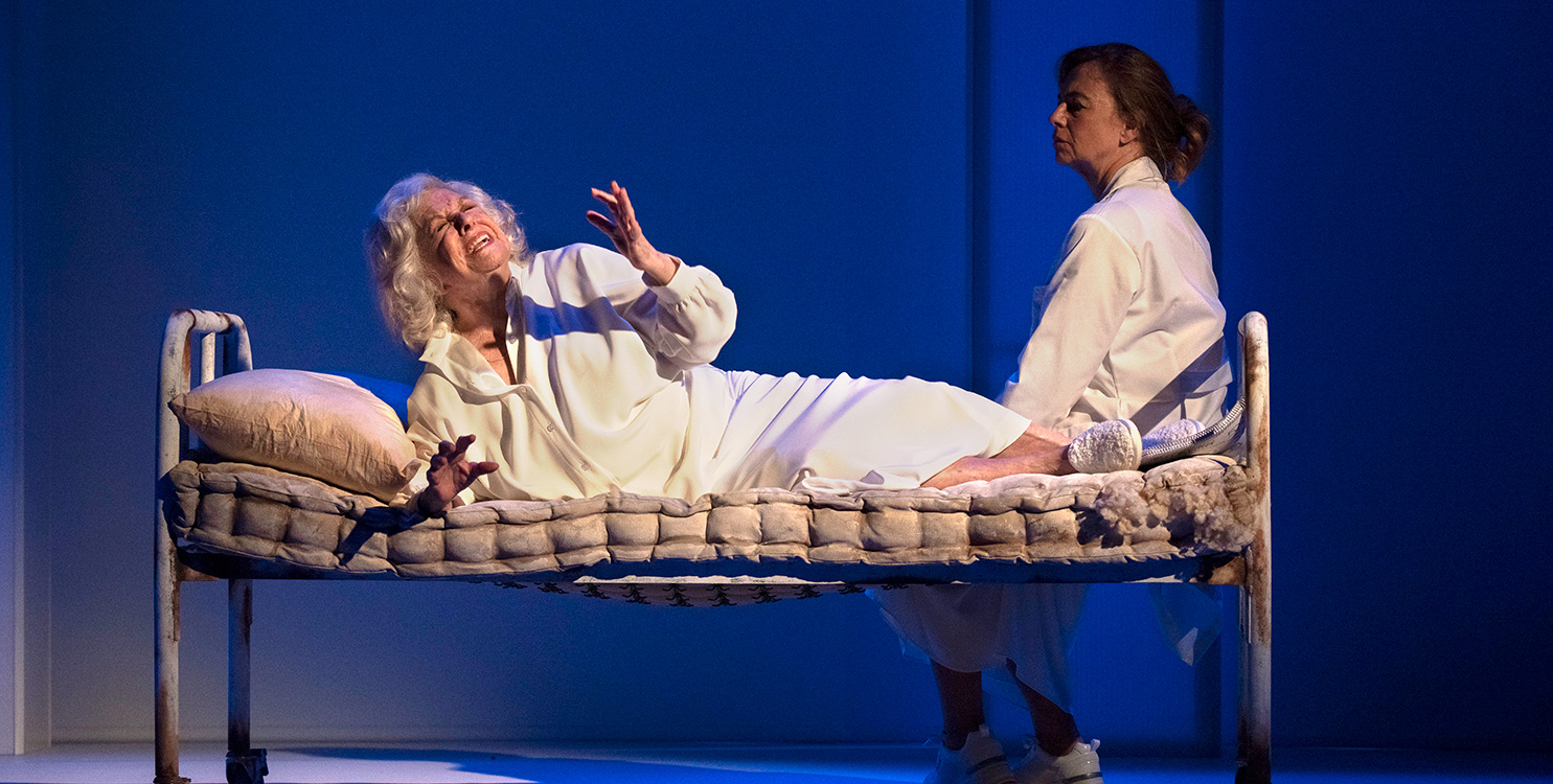 Lola Herrera realiza una gran interpretación en esta pieza teatral.