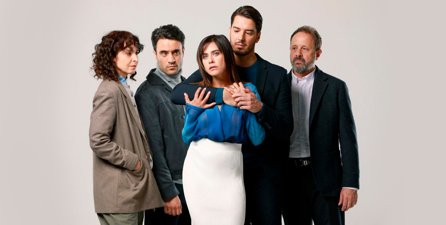 María León protagonizará "Casa de Muñecas", el viernes 21 de marzo.