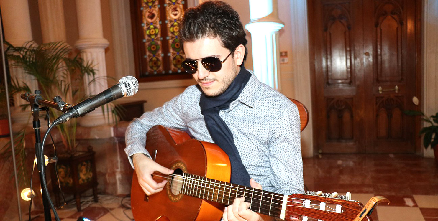 Alejandro Rizo actuará el domingo 20/04, a las 12:30h.