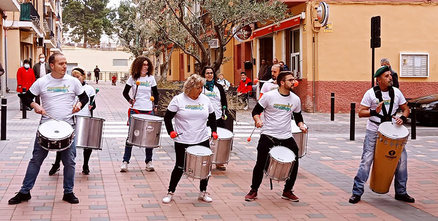 El grupo de batucada Giraboix hará un pasacalles el domingo 12/11 a las 12h.