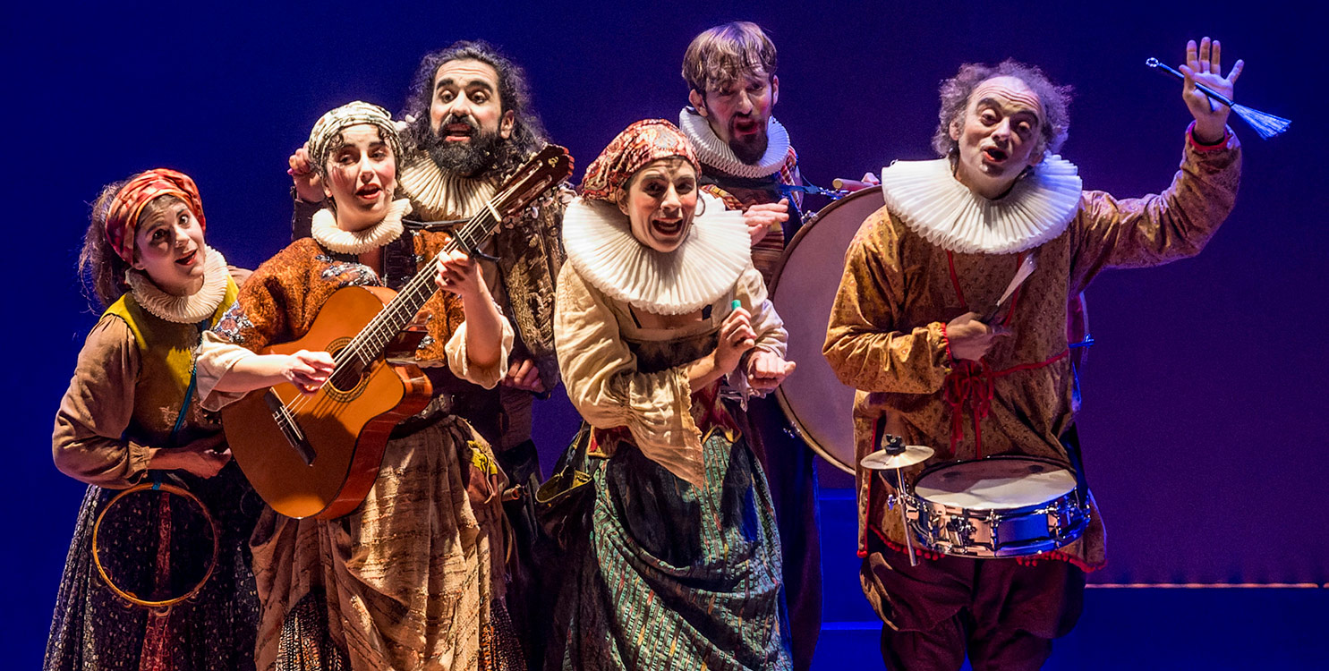 "Farra" es fiesta barroca, música, locura, magia, acrobacias, danzas y regocijos.