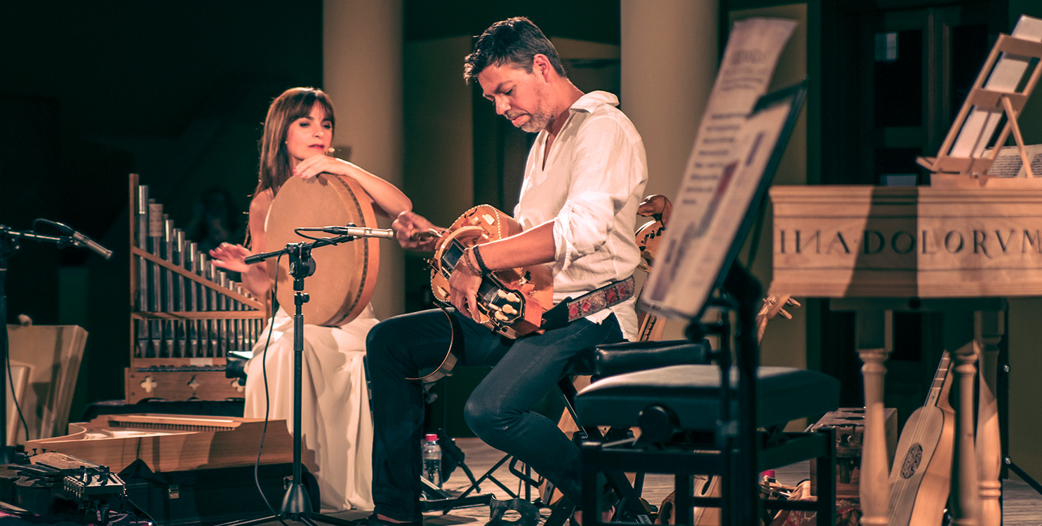 Emilio Villalba y Sara Marina, en una de sus actuaciones.