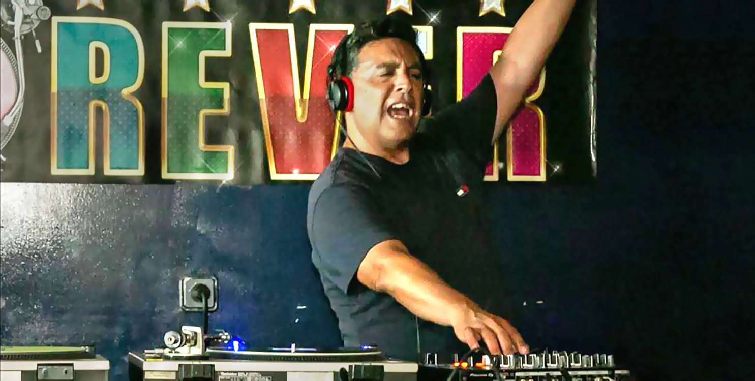 Toni Bafles será uno de los dj's de la zona “90’s 2000 remember”, el sábado 30/03.