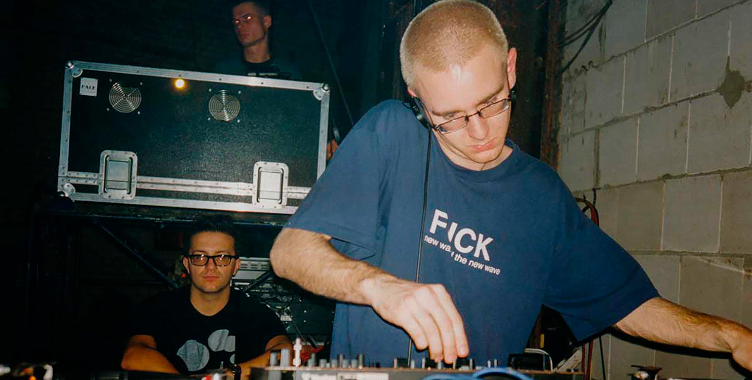 Richie Hawtin y John Acquaviva (detrás) a finales de los 80.
