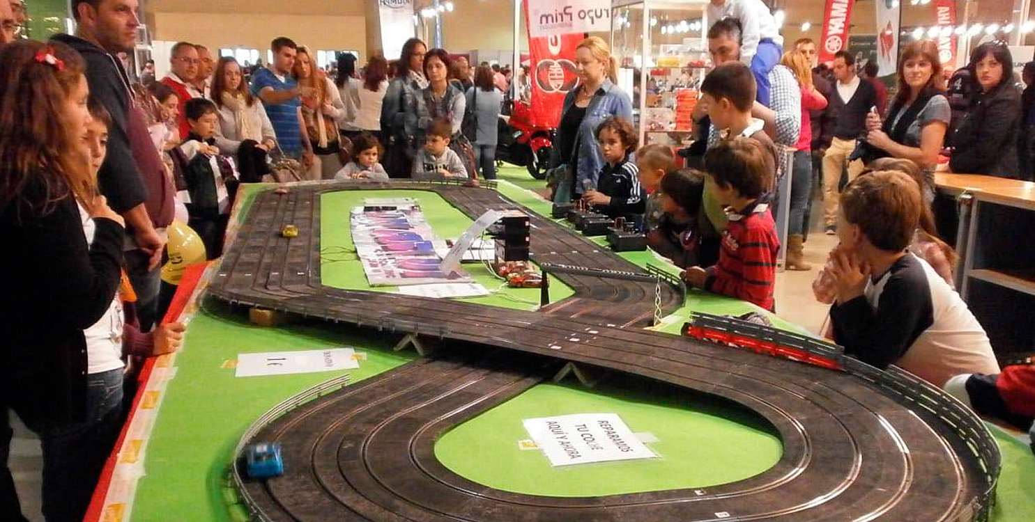 El Scalextric gigante es siempre una de las principales atracciones.