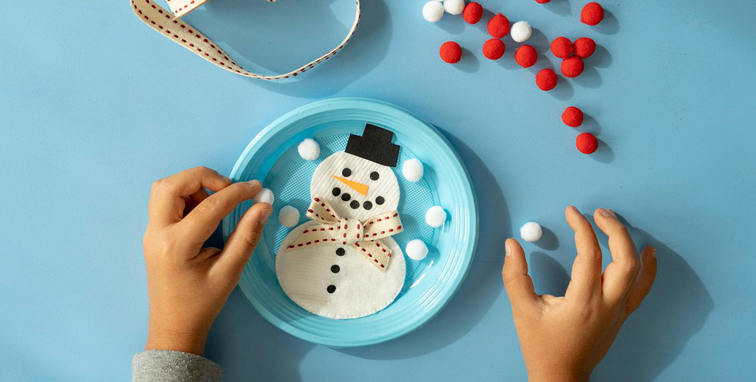 El taller de decoraciones de Navidad se realizará el domingo 03/12, de 11 a 13h.