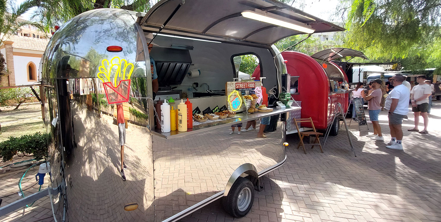 Foodtrucks de estilo vintage con comida riquísima.