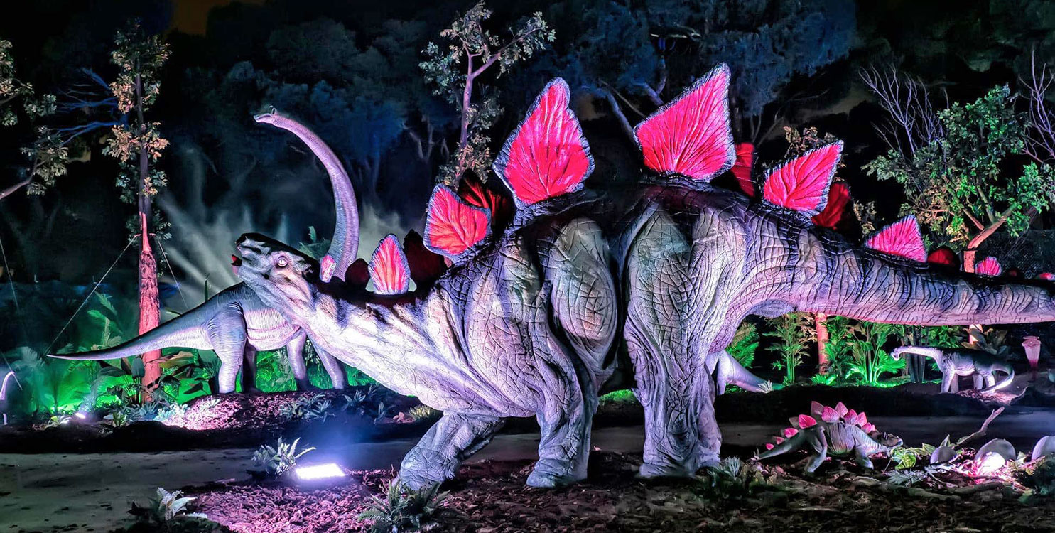 Dinosuarios a tamaño real en "Dinosaur Adventure Park".