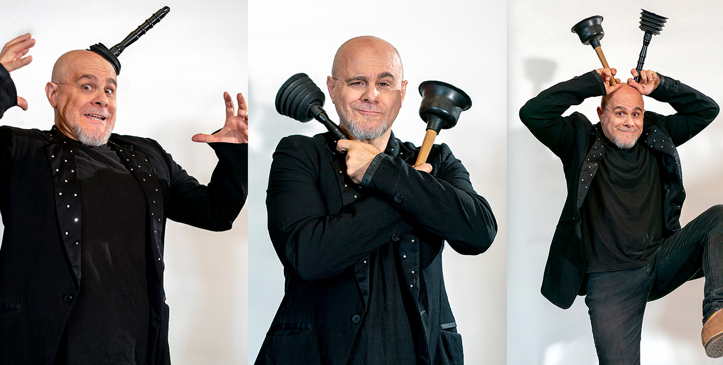 Revista Üalà Xavi Castillo en el Teatro Río de Ibi con 
